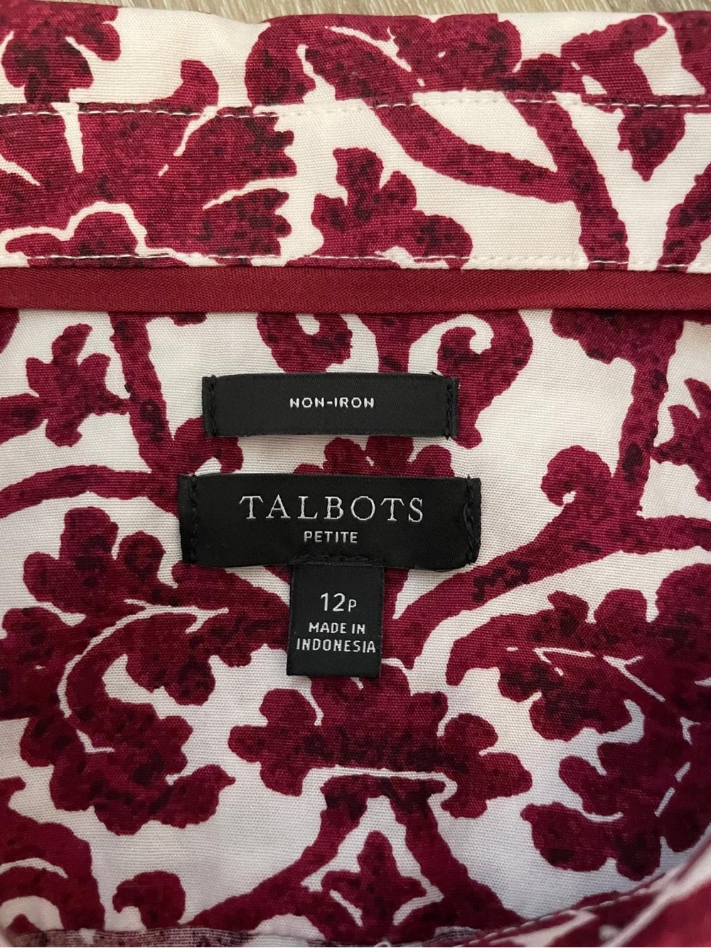 Talbots Petite Burgundy/White Floral Print Button Up Shirt Size 12P NWOT
